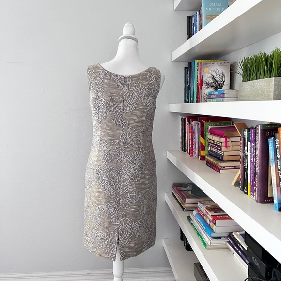 Lafayette 148 Shimmer Squiggle Pattern Sleeveless Gray Tan Sheath Dress Size 4 - Picture 10 of 16